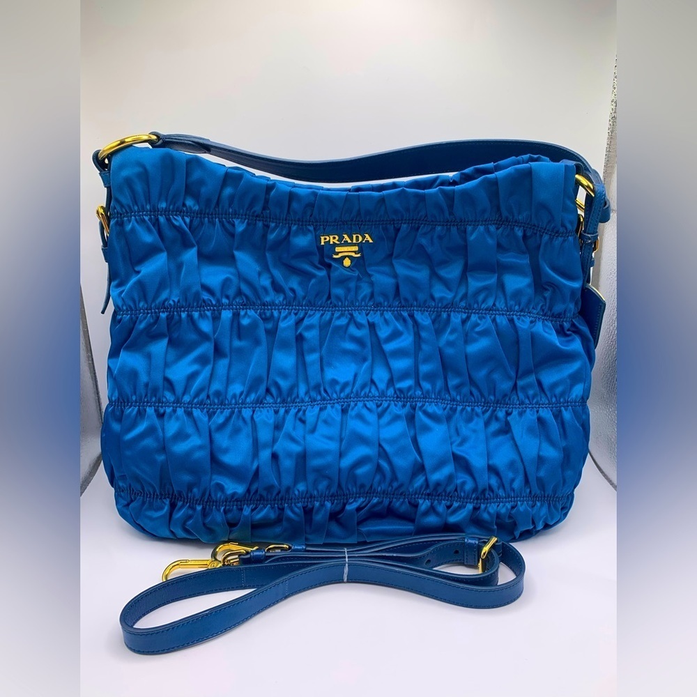 Prada Tessuto Gaufré Hobo 💙